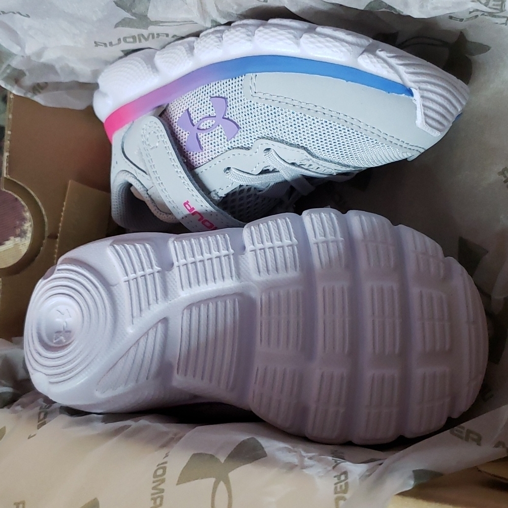UNDER Armour Girls Sneakers - Picture 2 of 5